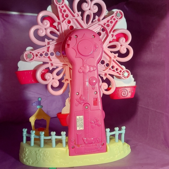 Ponyville Ferris Wheel - Picture 5 of 7